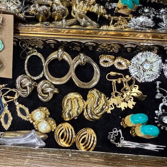 LOT OF 19 sets of earrings - Picture 2 of 7